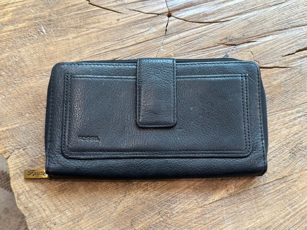 Vintage Fossil Black Pebbled Leather Zip Around Wallet Flap Checkbook